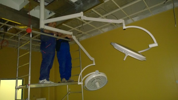 Hospital St. Marina - Pleven, Operating lamp Meriled installation